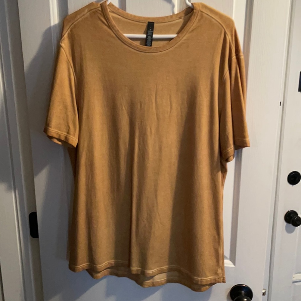 LULULEMON men’s 5 year basic tee